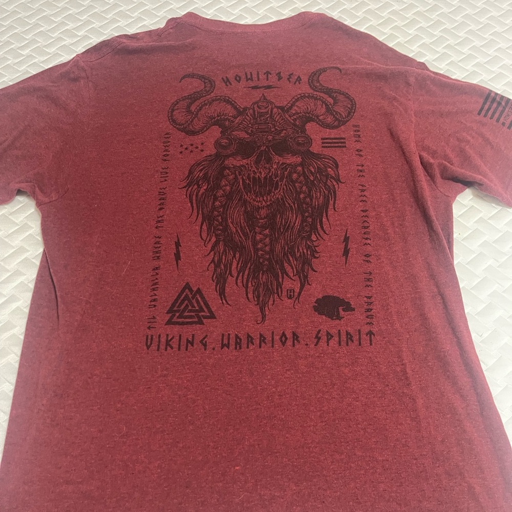 Howitzer Red Viking Warrior Spirit Men's Shirt XL EUC
